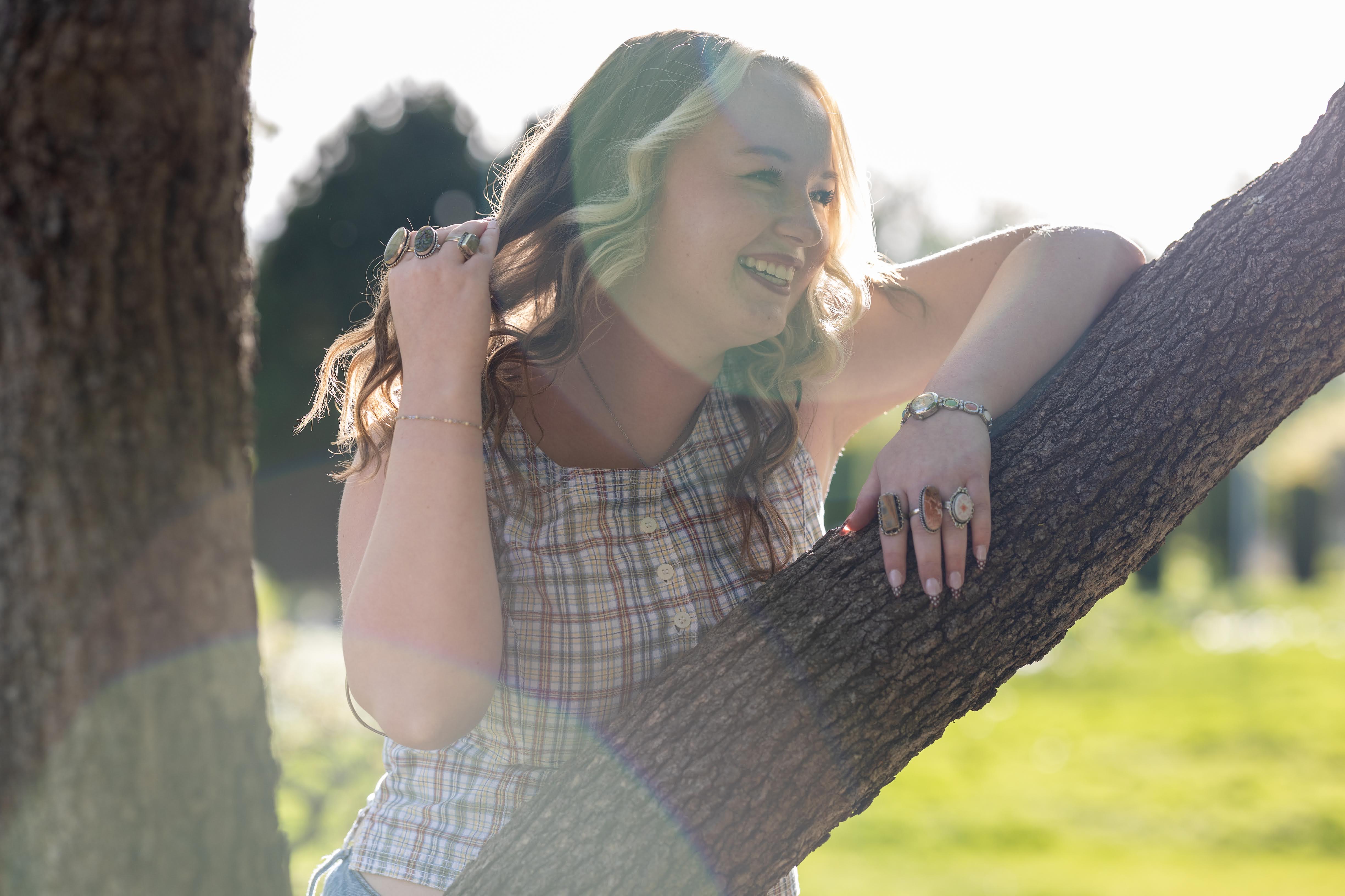 Clara senior portrait slide 3